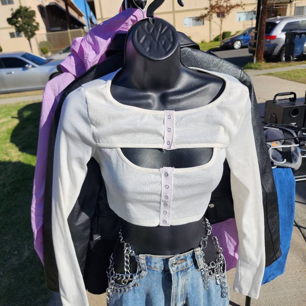 Long-sleeved Crop Top